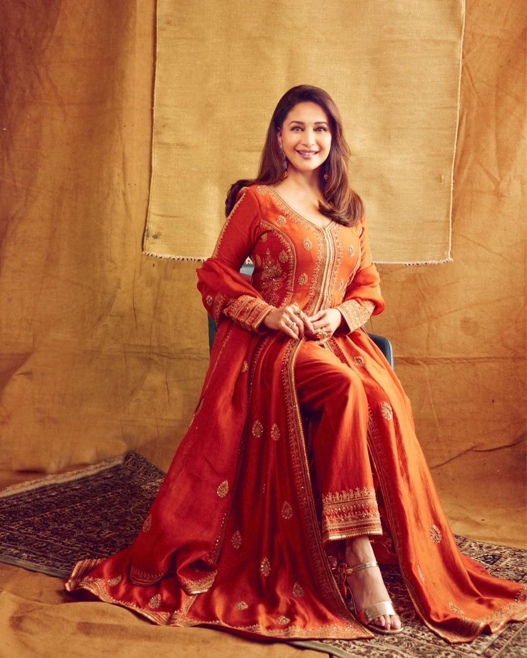 8 Celeb Inspired Orange Ethnic Outfit For Navratri Day 7