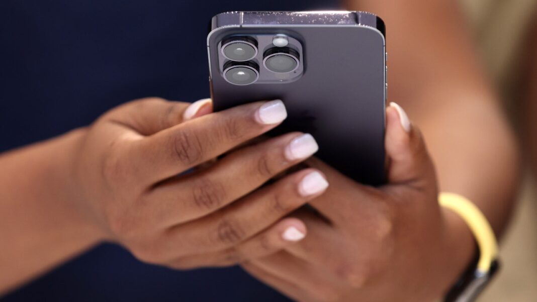 Text scammers use fake BBQ invites to push WEEX crypto trading schemes targeting victims nationwide